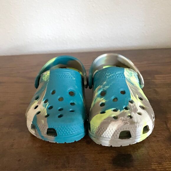 Size 2 / Baby Boy Crocs Sandals - Picture 2 of 6